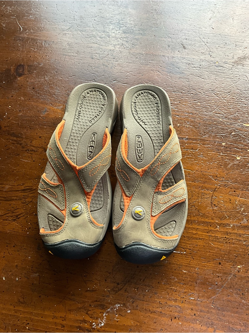 Keen size 8.5 ladies shoes